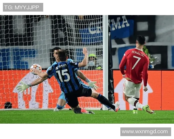 曼联主场迎战曼城,英超焦点大战即将打响 曼联主场迎战曼城,英超焦点大战即将打响